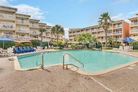 Family Friendly Coastal Condo ガルベストン エクステリア 写真